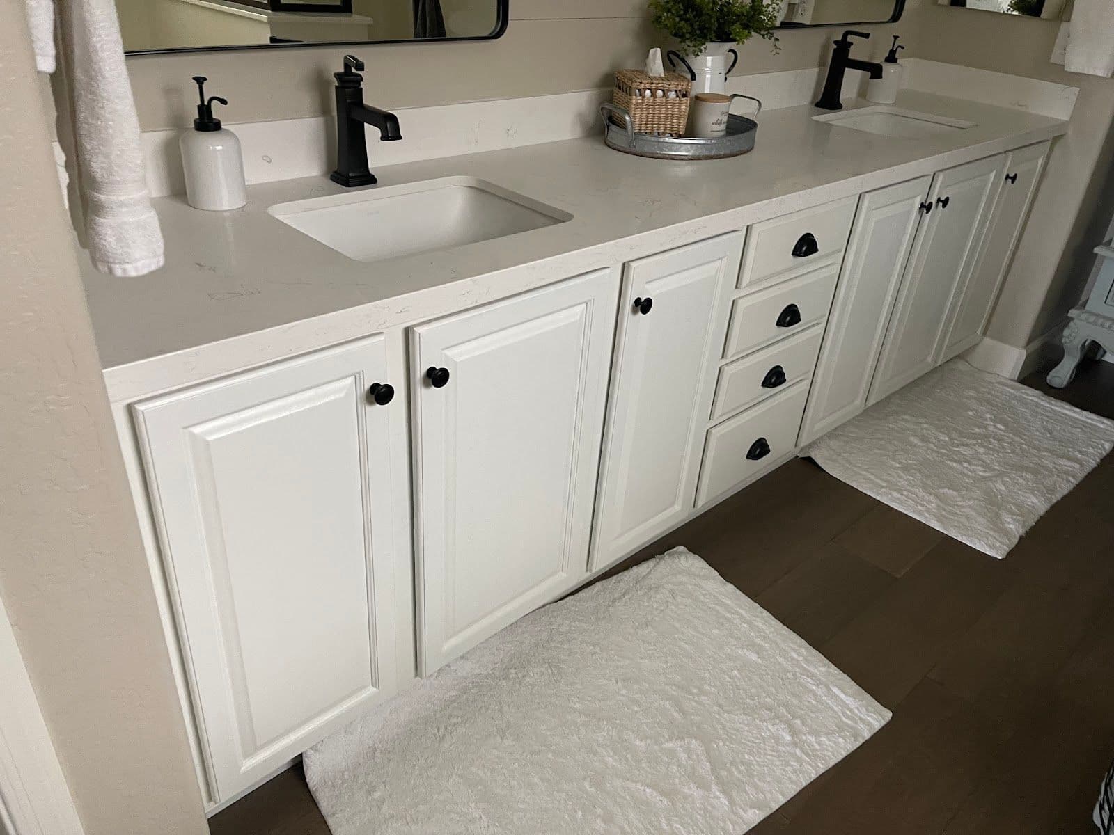 imgi_57_cabinet_refacing_x2lbwfspfwnaj18oblc3ym-1600x1200.jpg
